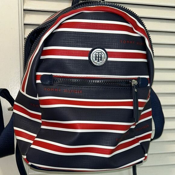 Tommy Hilfiger 🇺🇸 Nautical🛥️Striped Backpack🎒Adj straps roomy interior Vegan 🌱 - Picture 17 of 17